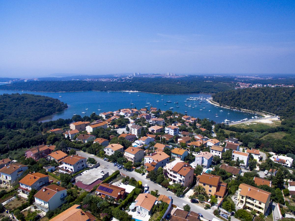 "Andrija" Apartmen'S Banjole Exterior photo